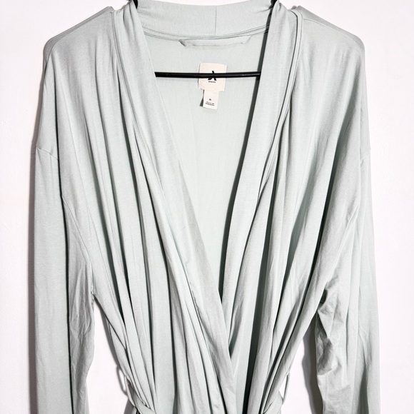 Amazon Women's Light Green Robe - Picture 7 of 13